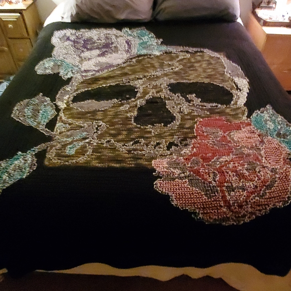 Skull queen size crocheted blanket
